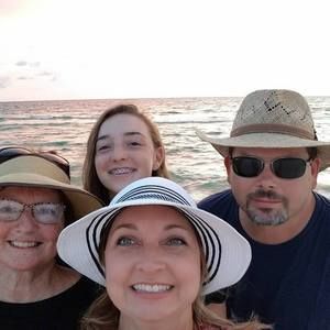 Meet your Posher, Jennifer